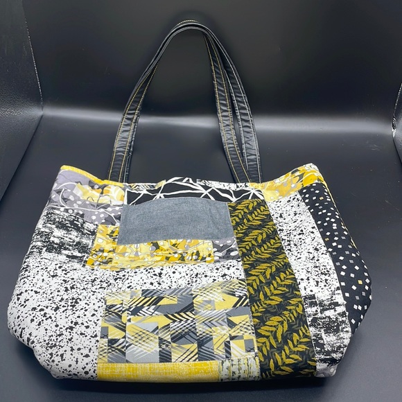 Quilted book bag - Picture 1 of 5